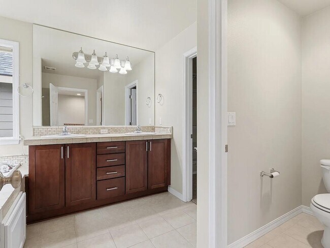 Building Photo - 61330 Huckleberry Pl