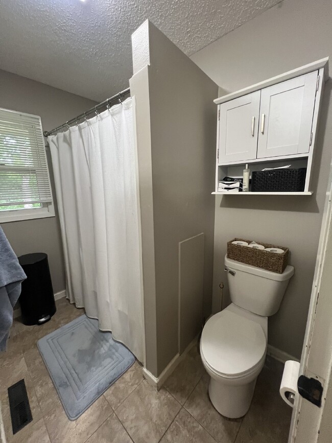 Building Photo - 103 Pleasant View Dr