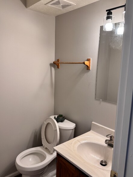 Building Photo - 91 Dickey Ave