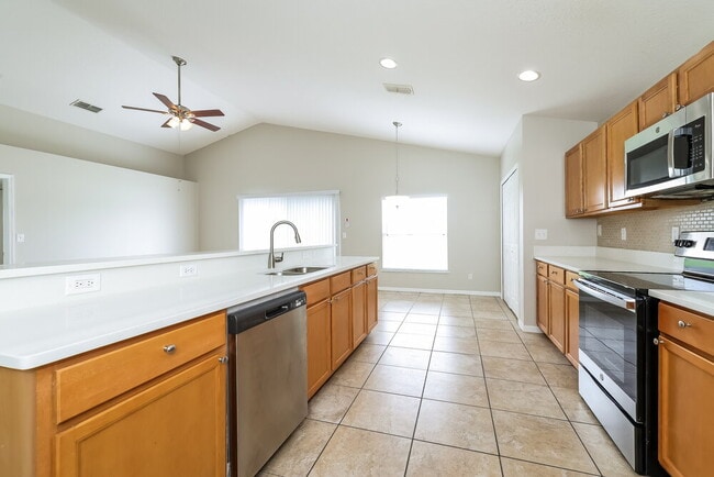 Building Photo - 4640 Sandhurst St