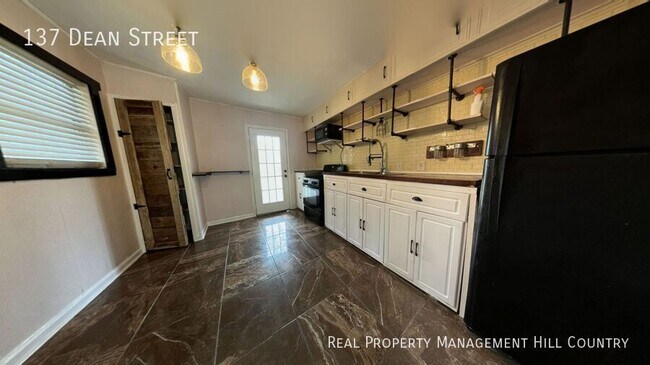 Building Photo - 137 Dean St