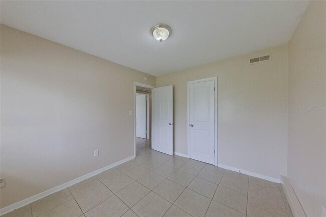 Building Photo - 2441 Healy Dr