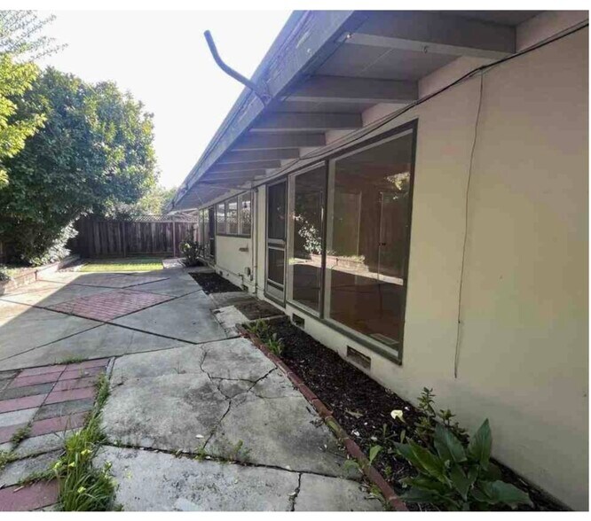 Building Photo - 229 Diablo Ave