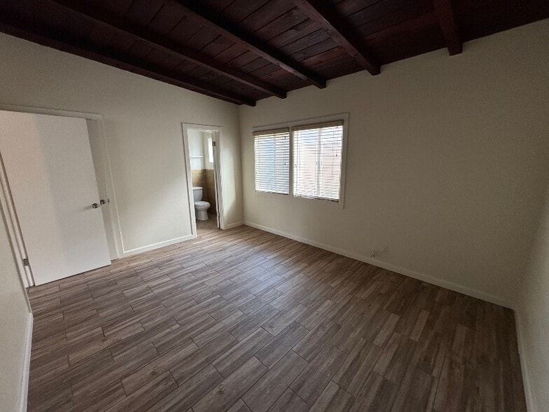 Building Photo - 1422 Manhattan Beach Blvd