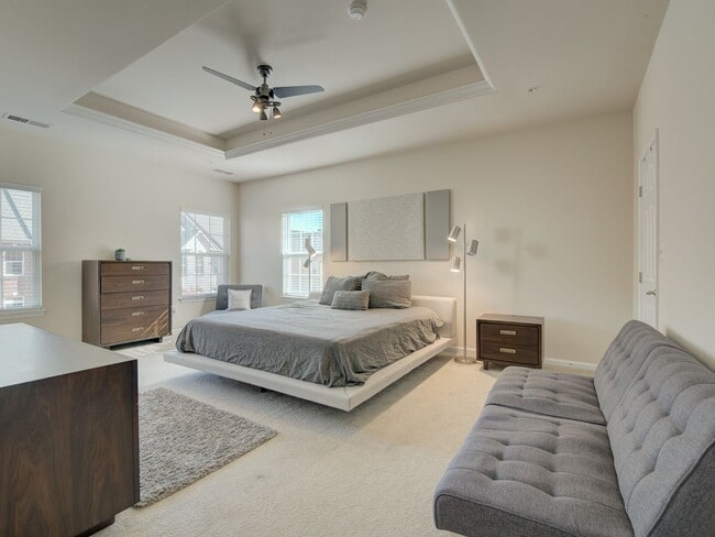 Building Photo - Lovely TH Available Now in Bowie! HCVP Warmly Welcomed.