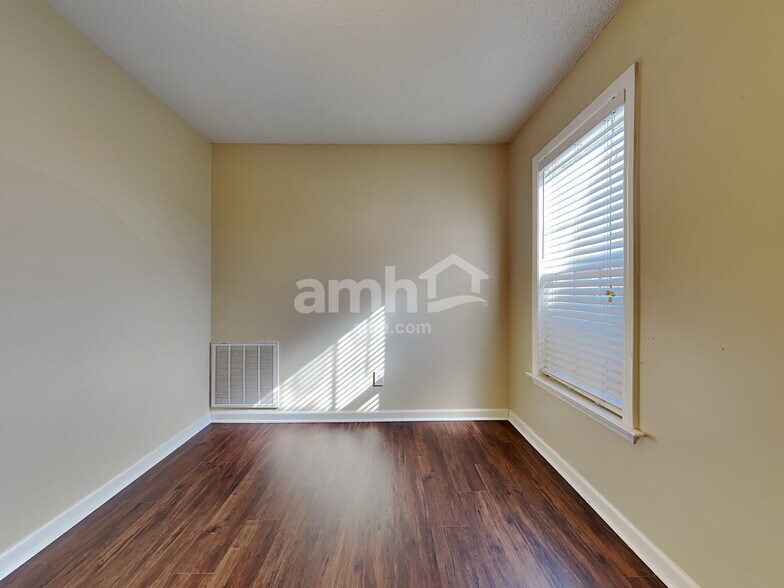 Building Photo - 5535 Bridgegate Dr