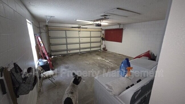 Building Photo - 2527 Chatham Cir