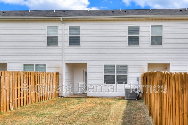 Building Photo - 4315 Newland St