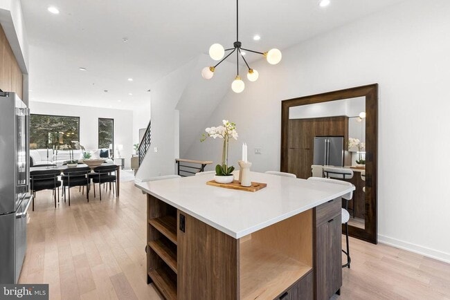 Building Photo - 261 Delmar St