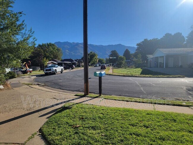 Building Photo - 4855 S 250 W