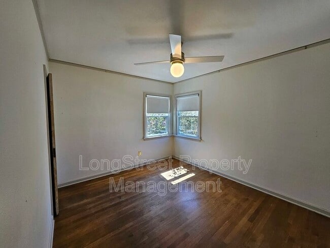 Building Photo - 224 N Russet St