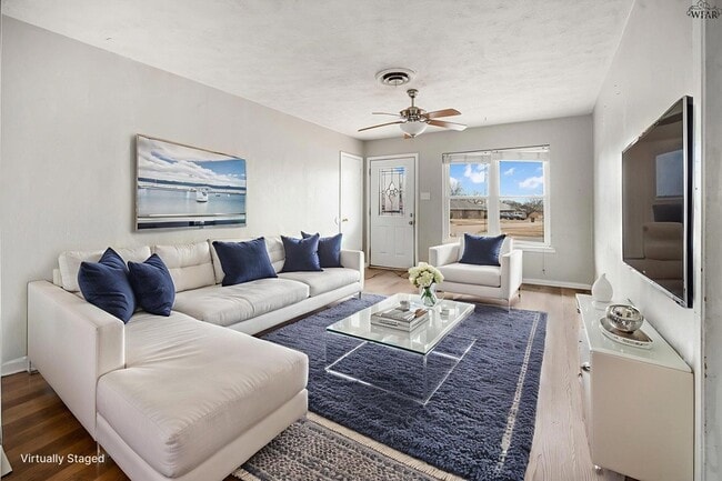 Building Photo - 1811 Deer Park Way