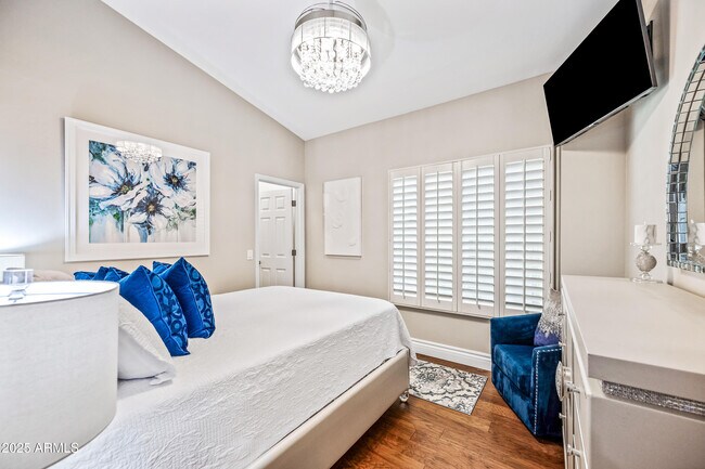 Building Photo - 1817 E Willow Tree Ct