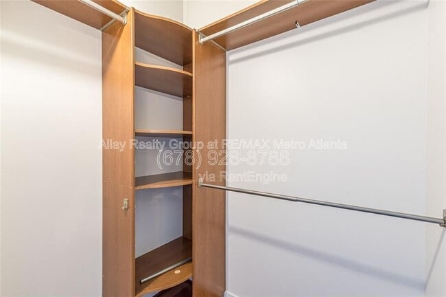 Building Photo - 620 Glen Iris Dr NE