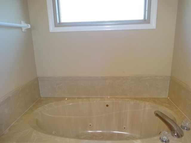 Building Photo - 1929 Autumndale Cv