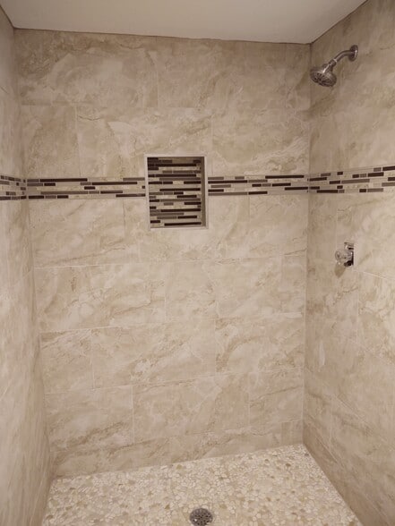 Building Photo - 1524 SE Royal Green Cir