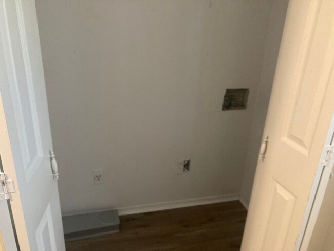 Building Photo - Woolmarket 3 Bedroom