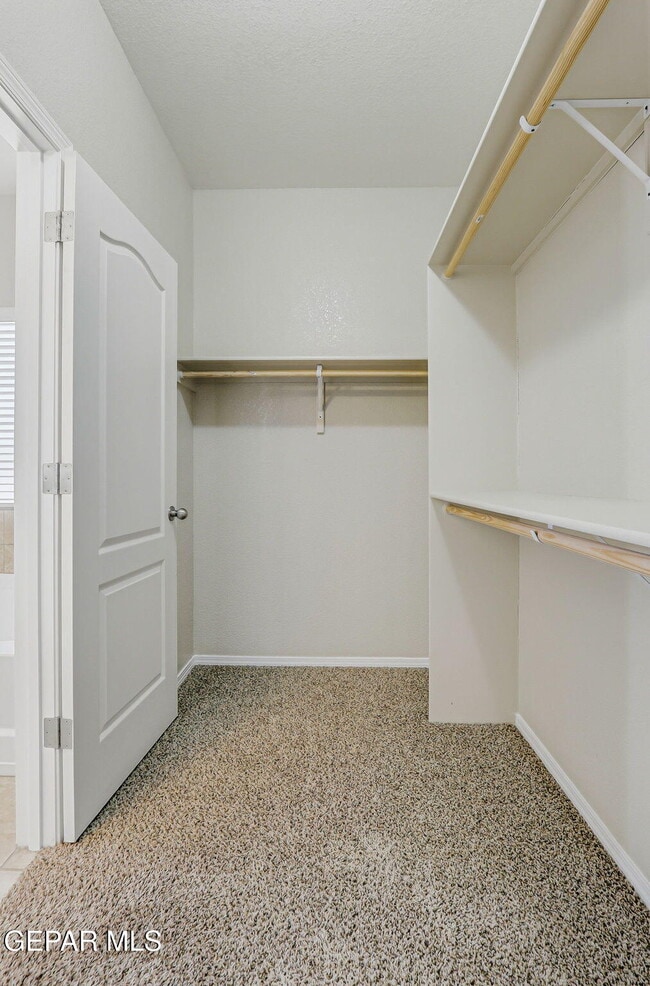 Building Photo - 14458 Vincent Kalel