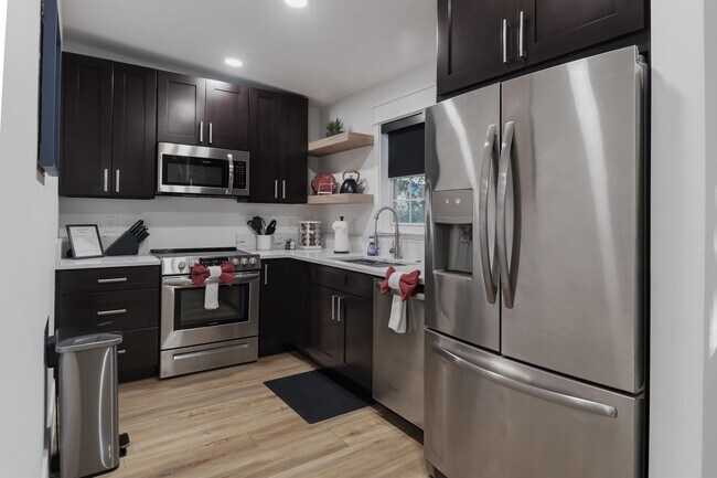 Building Photo - 1821 Jackson Bluff Rd