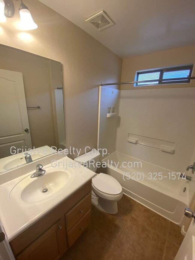 Building Photo - Lovely 3 BD, 2 BA Lennar House for Rent  (Valencia/Alvernon)