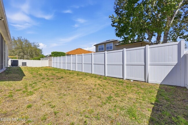 Building Photo - 14447 Cherry Lake Dr W