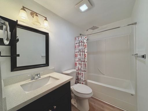 Building Photo - Charming 4BR Home with Huge Yard - W/D and Garage