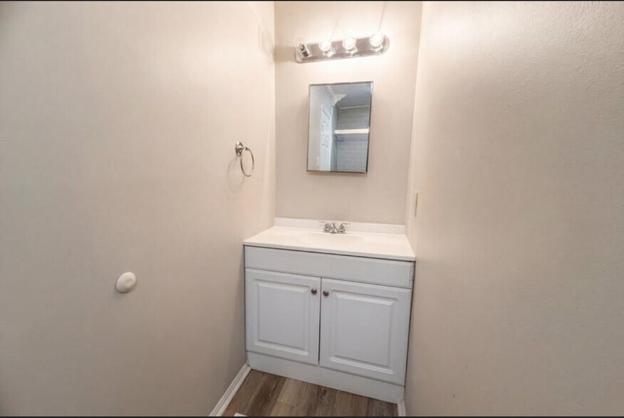 Building Photo - 4402 Ginger Dr