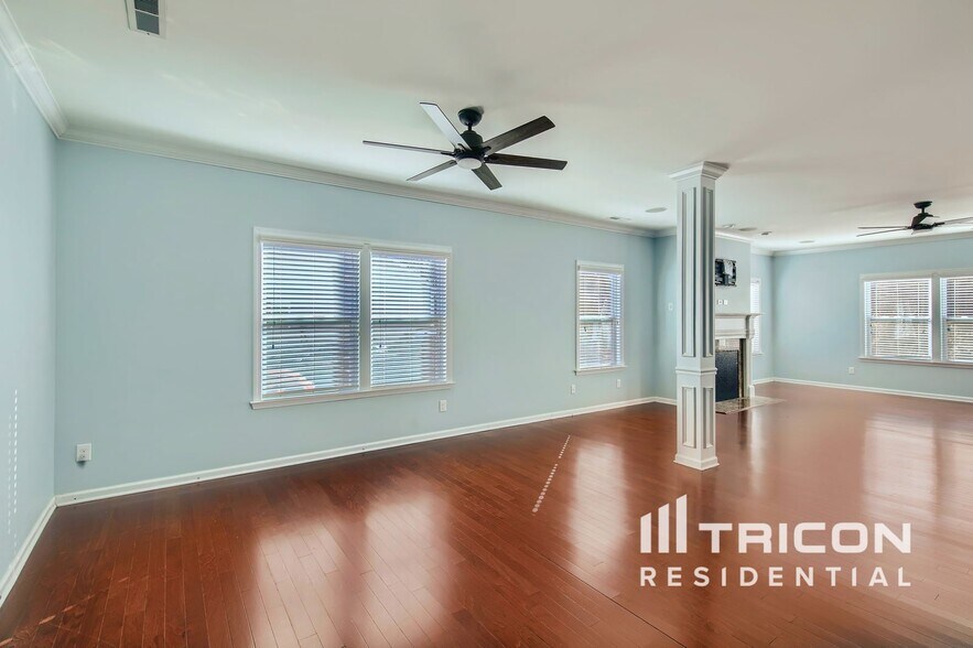 Building Photo - 2102 Eddie Massey Ln