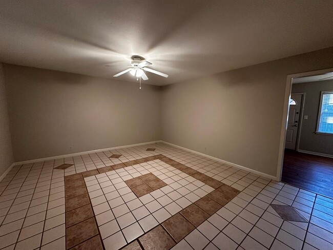 Building Photo - 2104 Wordsworth Dr