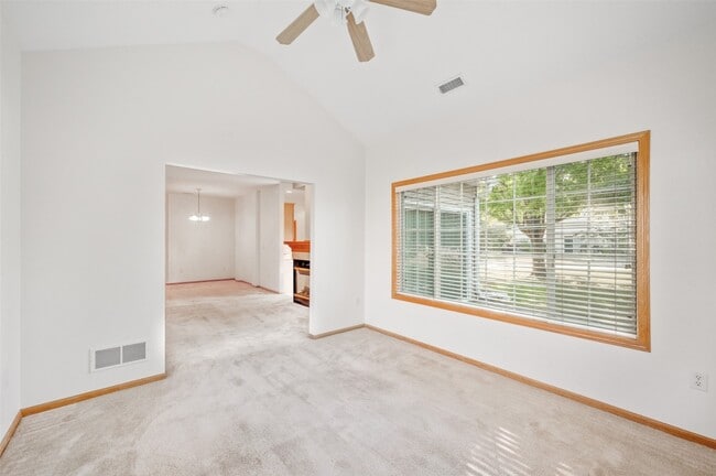 Building Photo - Village Run Avenue