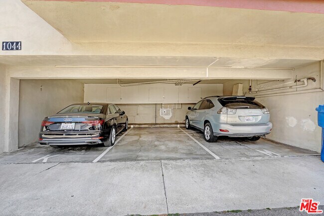 Building Photo - 1044 9th St