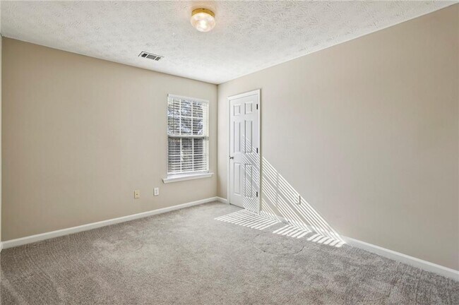 Building Photo - 1348 Woodcutt Pl