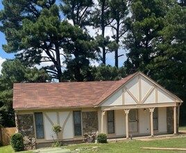 Building Photo - 4 Success Realty is now offering this 3 be...