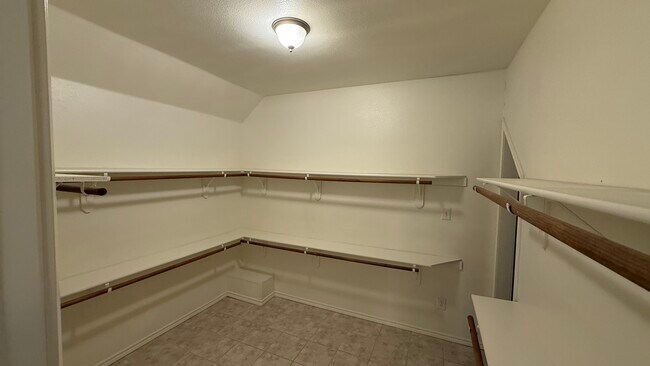 Building Photo - 1416 Shirley Way