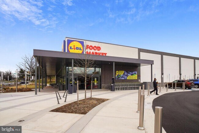 Building Photo - 19753 Grn Vlg Dr