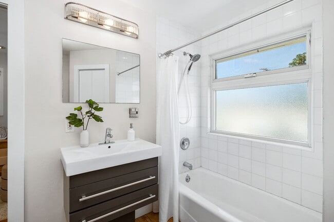 Building Photo - 4525 Rhode Island St