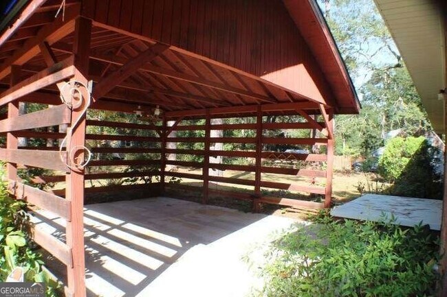 Building Photo - 1306 Edgewood Dr