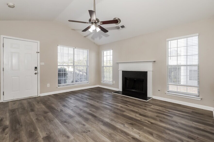Building Photo - 5687 Eagles Feather Ln