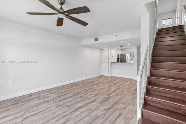 Building Photo - 126 Riviera Cir