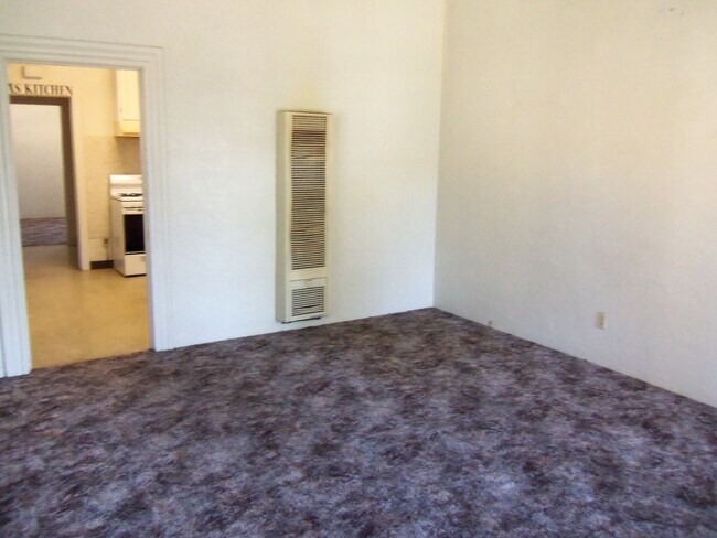 Building Photo - W23rd 445