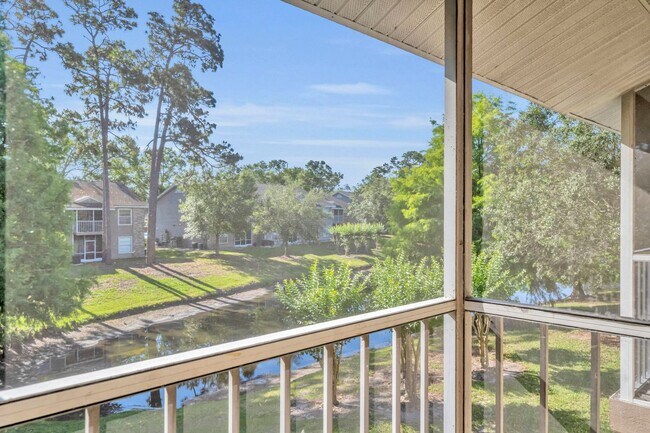 Building Photo - Oviedo Condo One-bedroom Available UTILITIES included.
