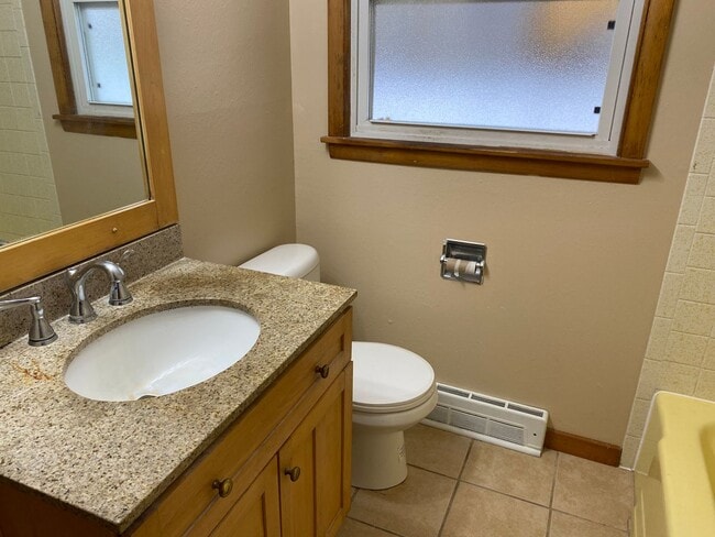 Building Photo - 4 bed 2 bath single family home in Merrill