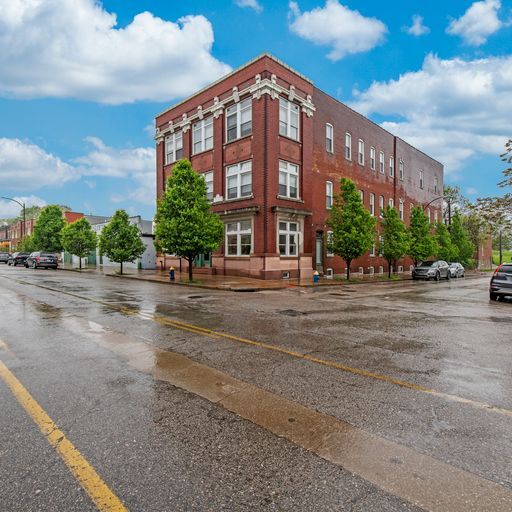 Primary Photo - 3305 Park Ave