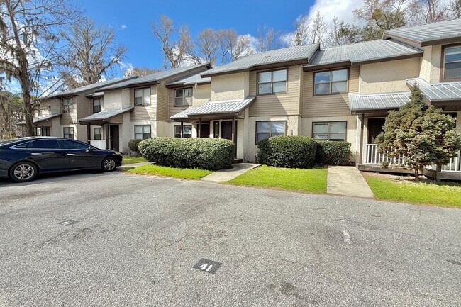 Building Photo - $500 RENT CREDIT | AVAILABLE NOW! | ONLY PAY ELECTRIC! | (Pets Considered)