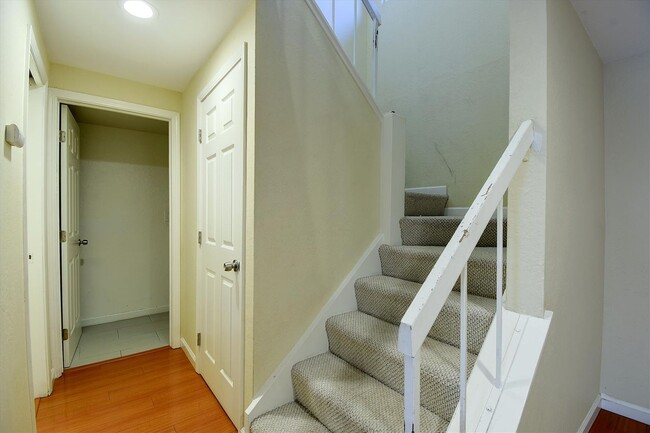 Building Photo - Remodeled townhouse with AC, Top Cupertino...