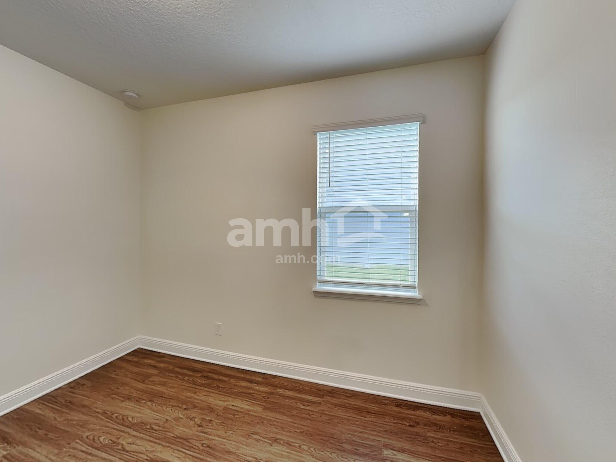 Building Photo - 1355 Celery Ave