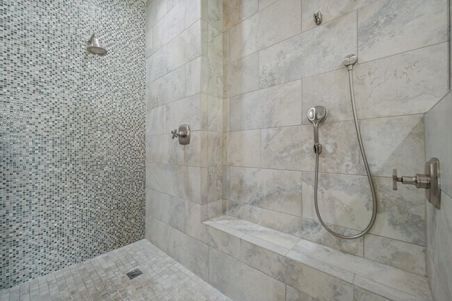 Building Photo - 3505 Harbor Dr