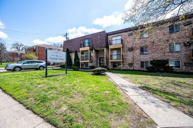 Interior Photo - 6300 Montgomery