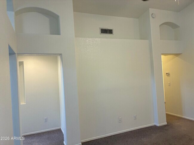 Building Photo - 1319 W Escuda Rd