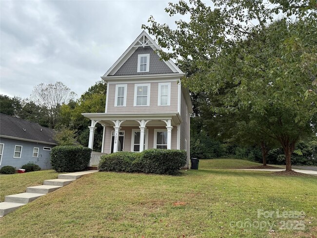 Building Photo - 3206 Hiram St